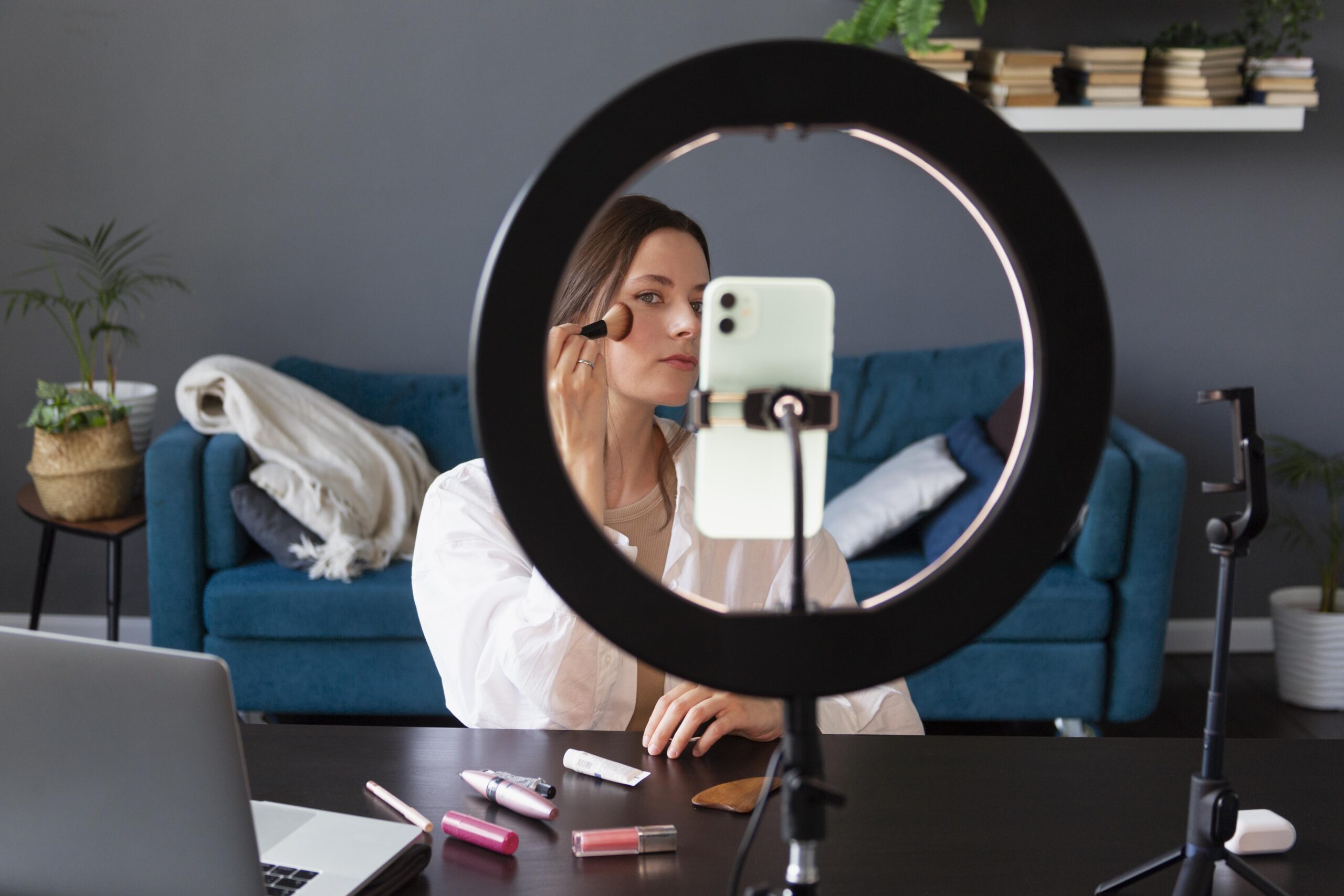 Live selling 101: how to turn an audience into a brand